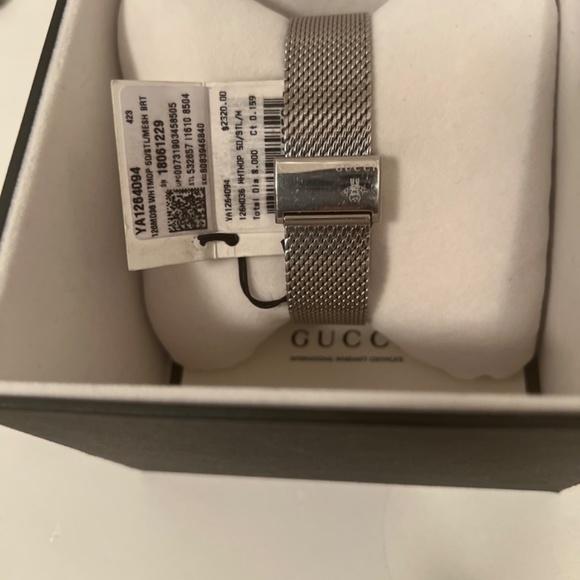 Gucci Timesless Watch-MOP-8 Diamonds-Water resistant (New) - Picture 2 of 9